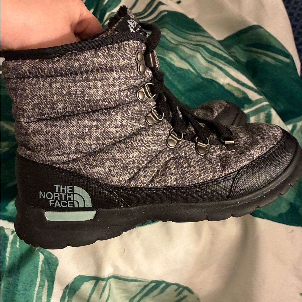 The North Face Gray Black Winter Boots - Picture 2 of 5